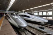 Китайские скоростные поезда переходят границы