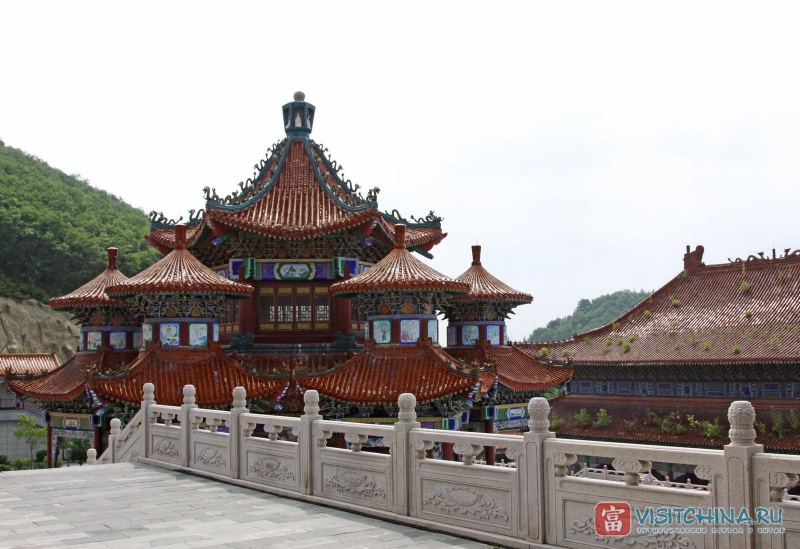 Храм Цзин на горе Людиншань. Дуньхуа.