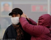 В китайской столице массово скупают респираторы