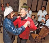 Трехзвездочный отель в Шанхае переделан в дом престарелых