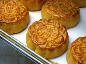 В Китае отмечен спад продаж праздничных пирожных Mooncakes