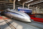 Китайские пассажиры заинтересовались скоростным поездом Пекин Шанхай