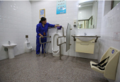 Шанхай строит универсальные общественные туалеты