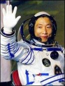 Китай посылает своих граждан в космос