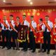 Экипаж китайского самолета награжден за смелость