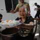 Пожилая китаянка подняла деревню онлайн-продажами яиц
