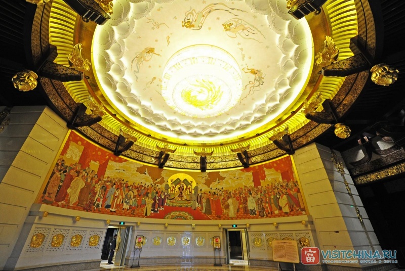 Зал храма