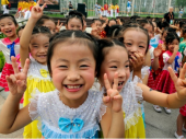 Китай начал доплачивать семьям за второго ребенка
