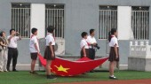 Под звуки гимна и красные флаги в Китае начался новый учебный год