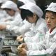 Китайский производитель iPhone заменит рабочую силу на фабриках роботами