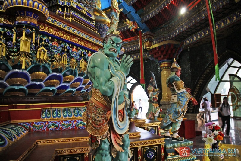 Храмовый зал Будды