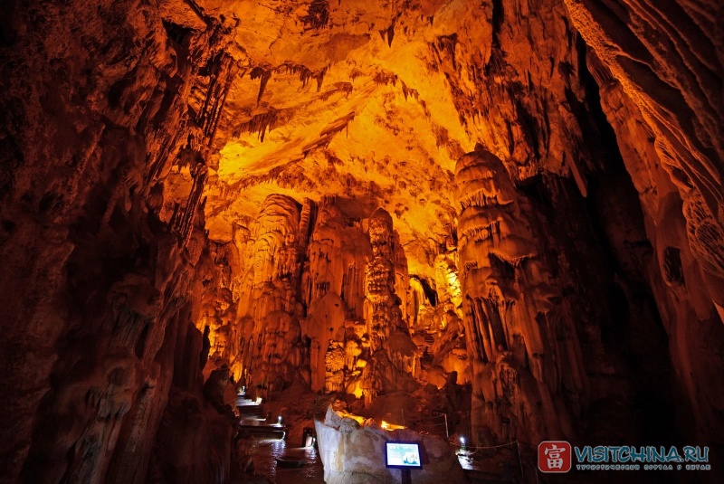 Карстовые пещеры Чжицзинь (Zhijindong Cave Geopark)	