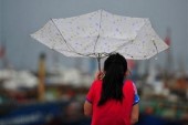 Тайфун разрушает восточный Китай