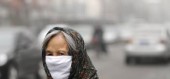 Пекинцы скупают марлевые повязки, опасаясь вредного тумана