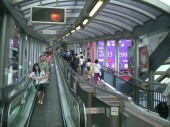 Уличный эскалатор Гонконга (Central–Mid-Levels escalator) 中環至半山自動扶梯系統