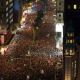 В Гонконге 2 млн человек вышли на улицы с требованием отставки главы города