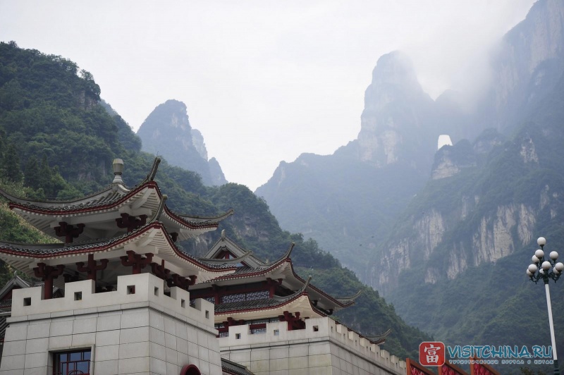 Театр под открытым небом у подножья горы Тяньмэнь