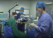 В Китае прошла первая установка зубных имплантов роботом