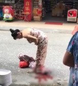 В Китае женщина родила на улице