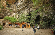 Карстовые пещеры Чжицзинь (Zhijindong Cave Geopark)	