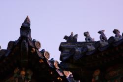 Синяя черепица на крышах Храма Неба