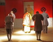 Шоу монахов