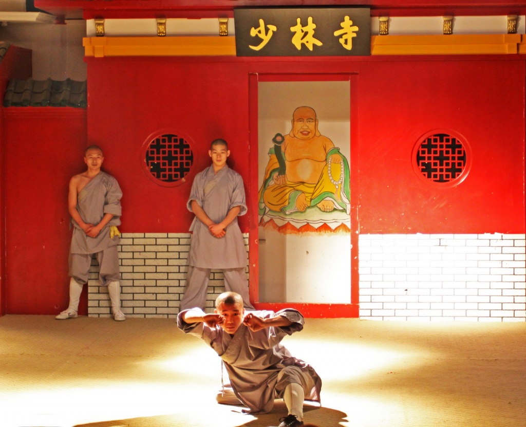 Шоу шаолиньских монахов Хуньчунь